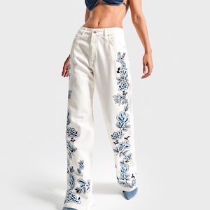 Handmade women&#39;s jeans, loose cut, embroidered with colorful flowers, bohemian jeans in denim floral white jeans