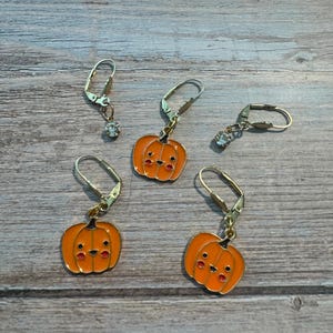 Pumpkin Stitch Markers