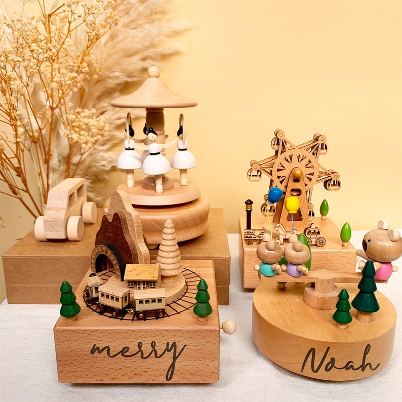 Benutzerdefinierte Holzzug-Spieluhr/Holzspielzeug für Babys, personalisierte Spieluhr aus Holz/Baby-Geburtstagsgeschenke für Kinder/Baby-Spieluhr aus Holz Bild 8