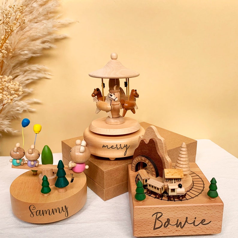 Benutzerdefinierte Holzzug-Spieluhr/Holzspielzeug für Babys, personalisierte Spieluhr aus Holz/Baby-Geburtstagsgeschenke für Kinder/Baby-Spieluhr aus Holz Bild 6