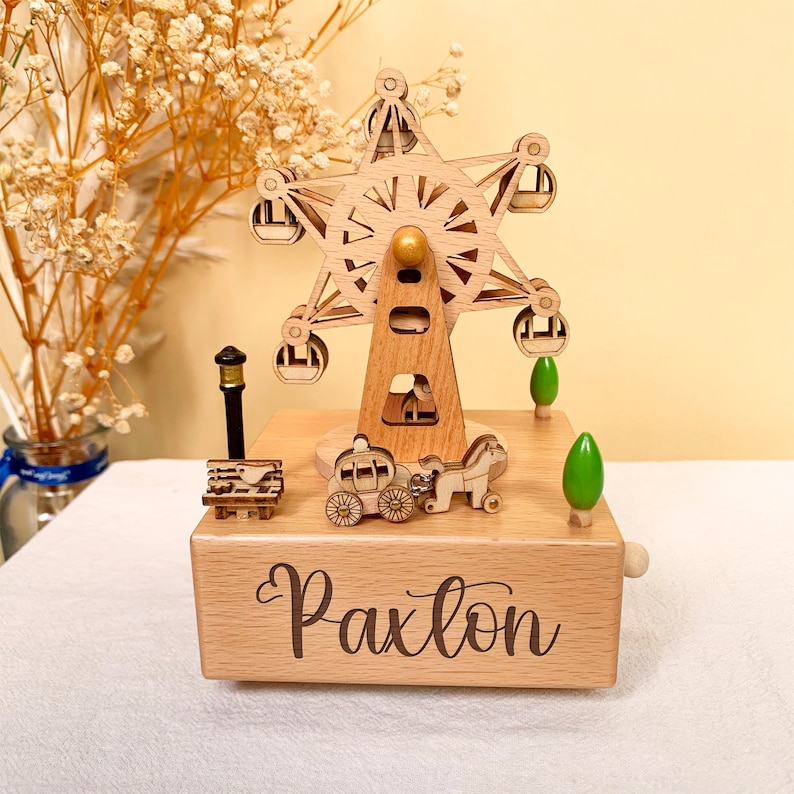 Benutzerdefinierte Holzzug-Spieluhr/Holzspielzeug für Babys, personalisierte Spieluhr aus Holz/Baby-Geburtstagsgeschenke für Kinder/Baby-Spieluhr aus Holz Bild 9