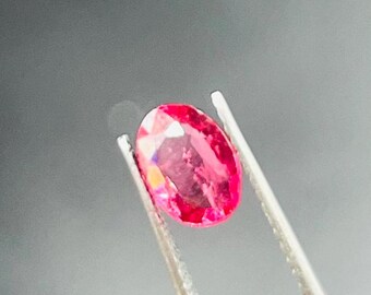 Natürlicher Spinell Oval geschnittener loser Edelstein / Top-Qualität 1.55 Karat Spinell facettierter ovaler rosa Spinell Edelstein / Schmuckherstellung Edelstein / Ring