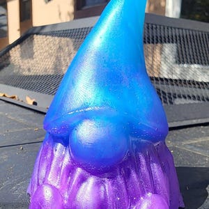 Resin Desk Gnome – Cute Garden Gnome Figurine, Office Desk Decor, Whimsical Gift, Miniature Home Accent