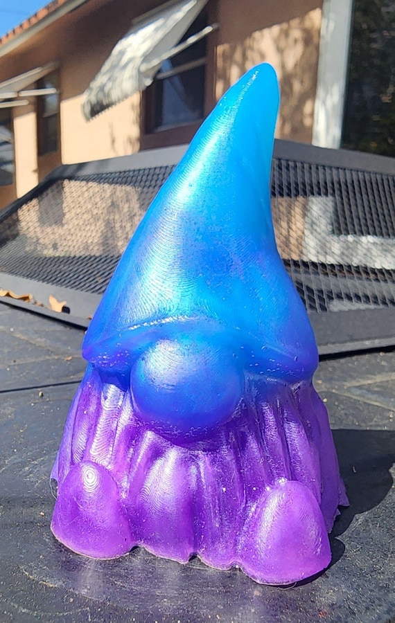 Resin Desk Gnome – Cute Garden Gnome Figurine, Office Desk Decor, Whimsical Gift, Miniature Home Accent