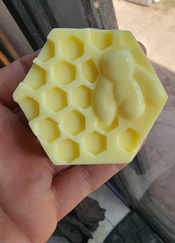 Goat Milk Honeycomb & Rose Soap: Vanilla Lavender Scented
