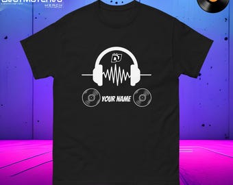 Personalisiertes DJ Kopfhörer T-Shirt - Individuelles Soundwave Vinyl T-Shirt für Musikliebhaber & Produzenten