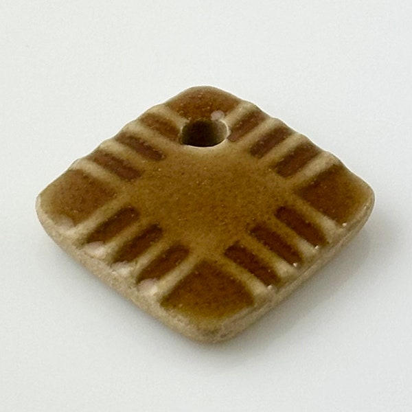 Brown Ceramic Pendant Bead for Necklaces, 26mm Square/Diamond Shaped, Line Patterned Texture, Glazed Clay Pendant, Jewelry Making Destash