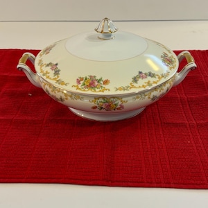 Noritake Fine China Covered Vegetable Bowl, Floral Pattern on White with Gold Trimming  81/4 inches round