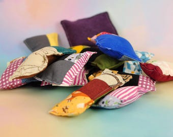 Selbstgenähte Katzen-Spielkissen • 2er Set • Katzenminze oder Baldrian • Upcycling • Kuschelkissen • Katzenspielzeug • Stoffreste