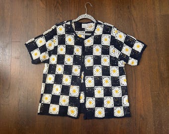 Vintage 90’s Fiorfini Navy Blue Crochet Granny square Cropped Cardigan Sweater with Yellow Daisies Size L- crochet women’s sweater open knit