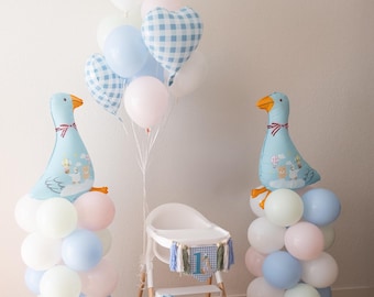 Decoración de cumpleaños con globos azules de Silly Goose, arco para el primer cumpleaños, pancarta para trona con temática de Cake Smash, pancarta de Silly Goose para niño, temática de Silly Goose.