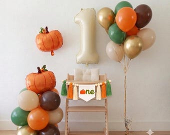 Thanksgiving 1st birthday party, Little pumpkin first birthday, fall 1st birthday little pumpkin, pumpkin balloon, balloon tower