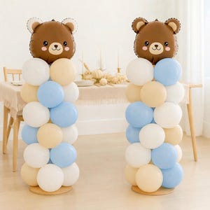 以下が含まれることがあります： クリーム、ライトグレー、ダークグレーの3色の、つや消し仕上げの陶器製マグカップのセット。各マグカップはシンプルでミニマリストなデザインで、コーヒーや紅茶に最適です。