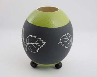 Vase ostrich egg "igqabi eliluhlaza"