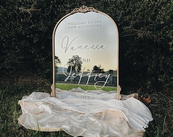 Large Gold Arch Mirror with Flourish for Elegant Wedding Welcome Sign - Custom Trendy Gold Mirror Sign for Wedding