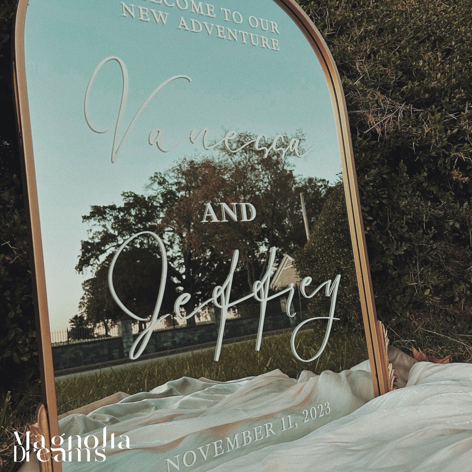 Large Gold Arch Mirror for Elegant Wedding Sign Custom Gold Mirror Sign for Wedding