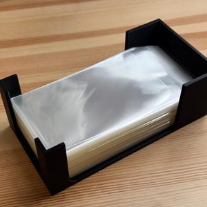 Abgestufte Karte Perfect Fit Sleeve Dispenser - Pokemon MTG Magic Yu-Gi-Oh! Sport Weiss Schwarz Flesh and Blood Digimon One Piece Lorcana
