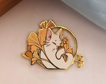 Pin in smalto duro gatto Ginkgo / Oro / Regalo per gli amanti dei gatti / Gatto nero / Gatto bianco / Tranquillo / Accessori