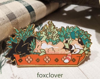 Restaurant Cats: Bouquet Garni - Hard Enamel Pin | Gold Plated | Cute Gift | Pin Collectors | Original Art | Calico, Orange, Black cats