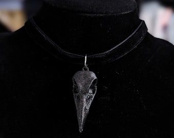 Gothic Velvet Choker with 3D-Printed Crow Skull