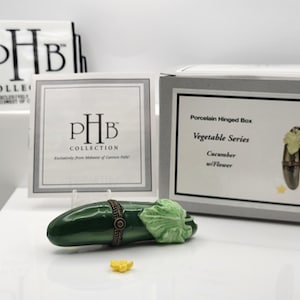 Cucumber porcelain hinged box with trinket.