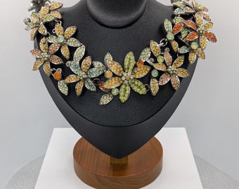 Zara Multicolor Crystal Floral Statement Necklace – Pristine Condition – Vibrant Bib Style