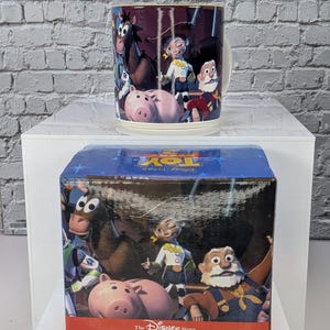 Vtg 1999 Disney Store Exclusive Toy Story 2 Character Collage Mug - Like New In Box image 2