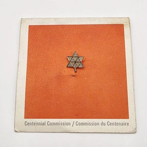 Épinglette de la Commission du centenaire du Canada, 1967, avec carte originale