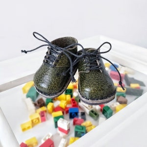 Trendy Leather Boots: Perfect Leather Doll Shoes for Waldorf Dolls for 5 cm doll foot length (sole length 5.5 cm). Unique and stylish design