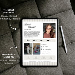 Pode incluir: Um tablet exibe uma p&aacute;gina web com o perfil de Brooke Roberts, uma criadora de UGC. A p&aacute;gina apresenta uma foto, estat&iacute;sticas de m&iacute;dia social e dados demogr&aacute;ficos do p&uacute;blico. Uma caneta stylus branca repousa ao lado do tablet em uma almofada cinza. O texto inclui "Timeless Aesthetic" e "Editorial-Inspired."