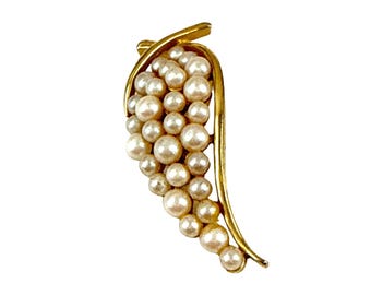 Vintage Gold Tone Faux Pearl Brooch Leaf Cluster Pin Elegant Costume Jewelry
