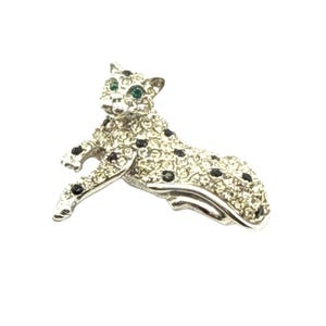 Vintage Rhinestone Leopard Cat Brooch Silver Tone Black Green Eyes Jewelry