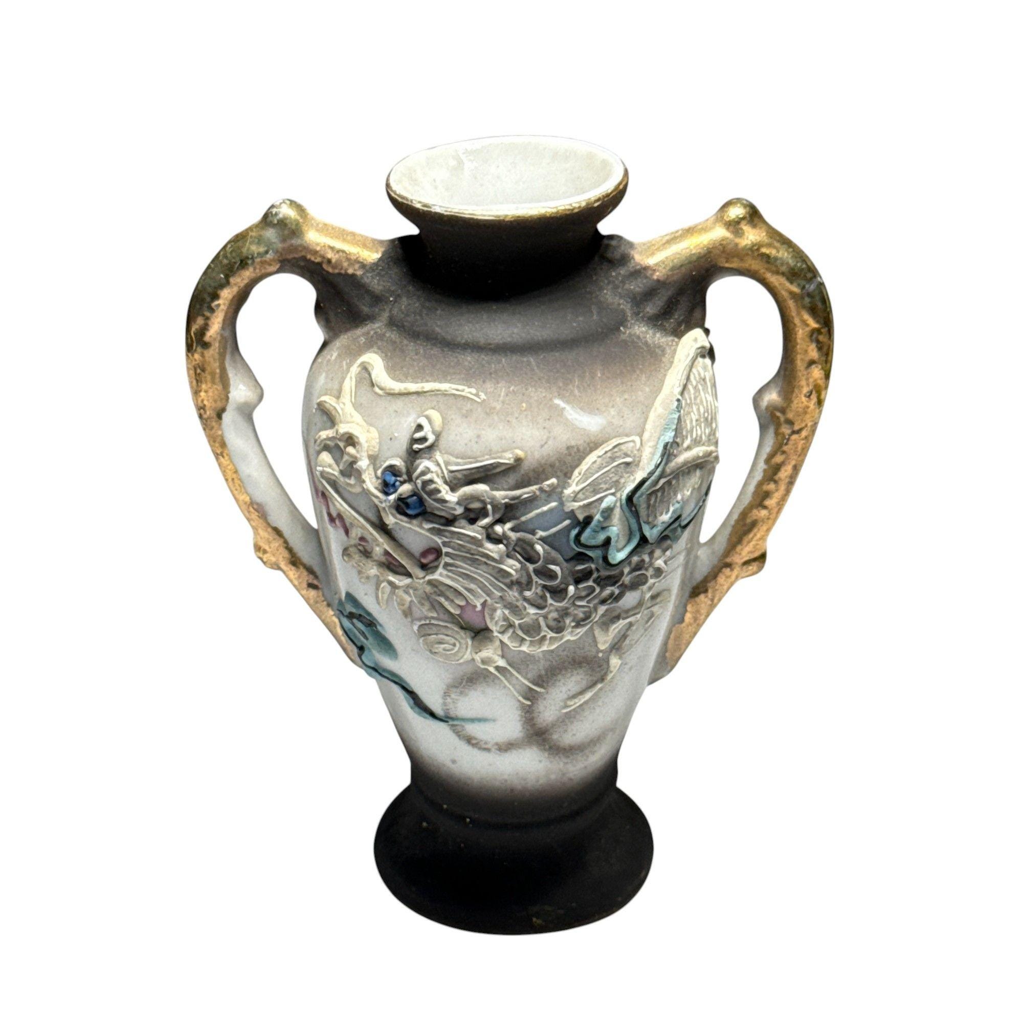 ドラゴン装飾 陶器花瓶 ドラゴン装飾 陶器花瓶 美術品・アンティーク・コレクション