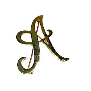 Broche con monograma de letra A en tono dorado vintage, accesorio de joyería