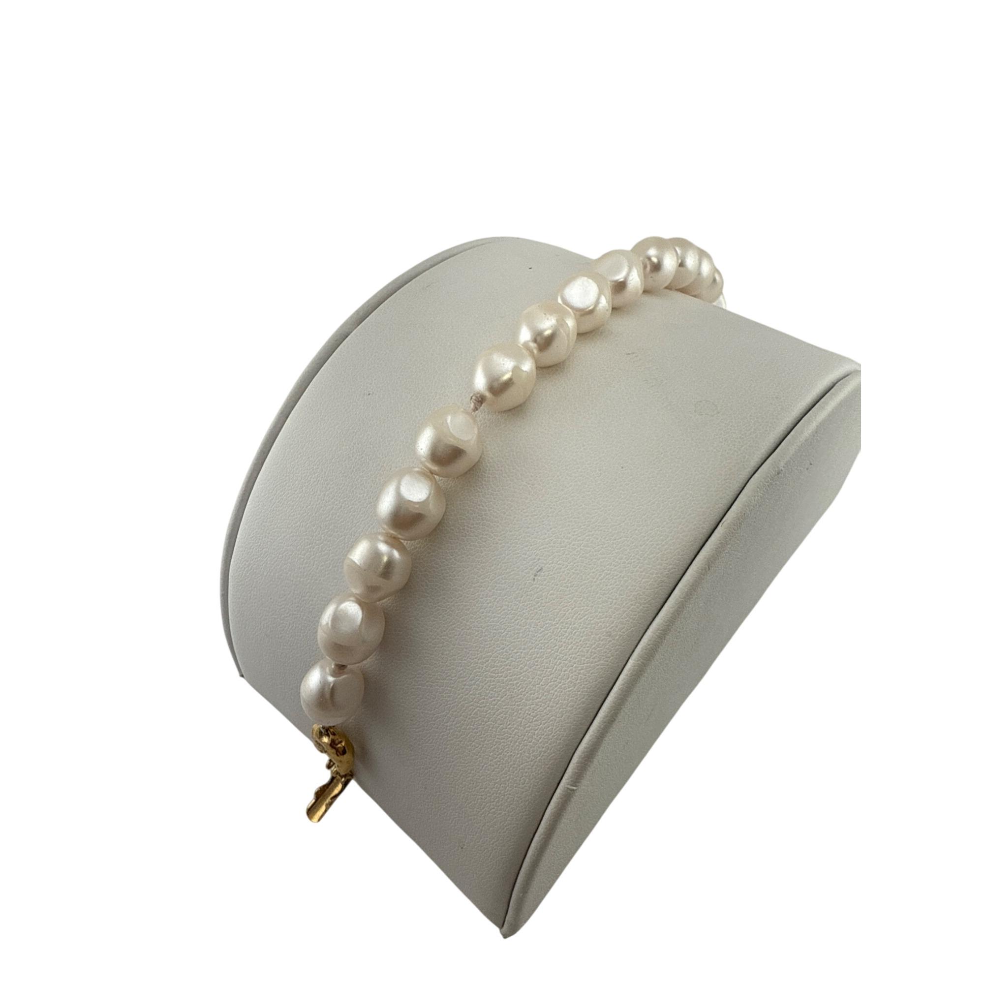 Vintage Richelieu Faux Pearl Bracelet – Gold Tone Clasp Signed 