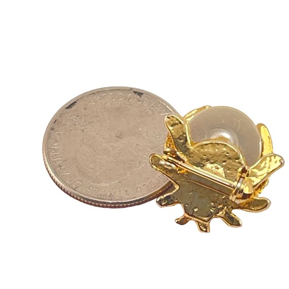 broche feuille avec coccinelle métal doré émaillé & strass