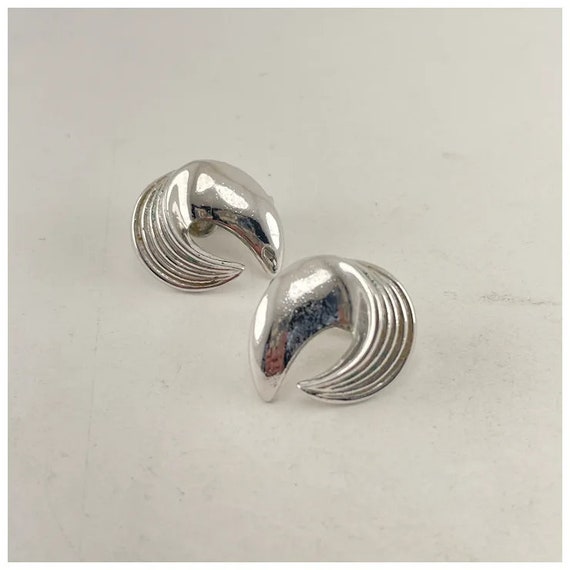 Trifari Silvertone Comma Clip Earrings circa 1970… - image 2