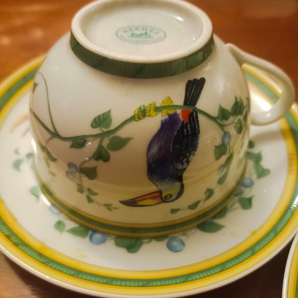 2 tasses et sous tasses Hermès porcelaine de Limoges Collection Toucans