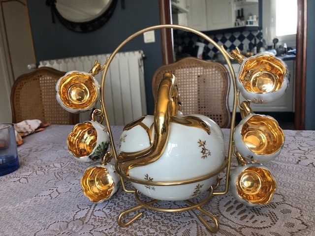 Lot - Service à liqueur composé d'une carafe et de 6 verres à decors de