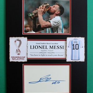 LIONEL MESSI AUTOGRAPH artistieke dubbele mat display Football Genius