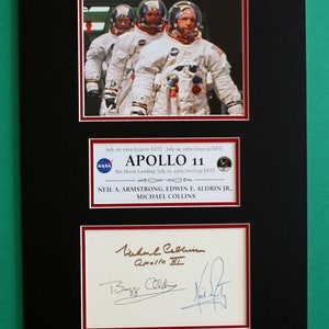 APOLLO 11 AUTOGRAPHS artistic double mat display Neil Armstrong Buzz Aldrin Michael Collins