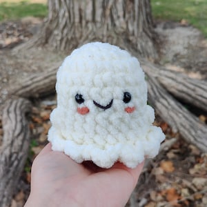 Handgemaakte Halloween-amigurumi-pluche gehaakt spook