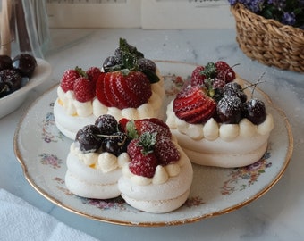 Mini Pavlovas Recipe | Meringue Dessert Recipe Summer Dessert Valentines Baking Homemade Dessert Christmas Baking Recipes Holiday Cooking