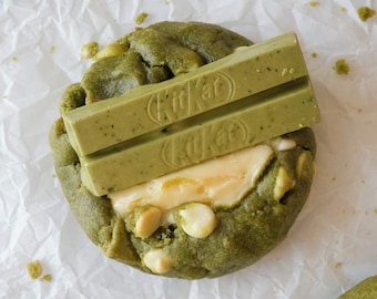 Galletas rellenas de tarta de queso Matcha Kit Kat / Galletas de tarta de queso con chocolate blanco y té verde con trozos, galletas gourmet de postre caseras