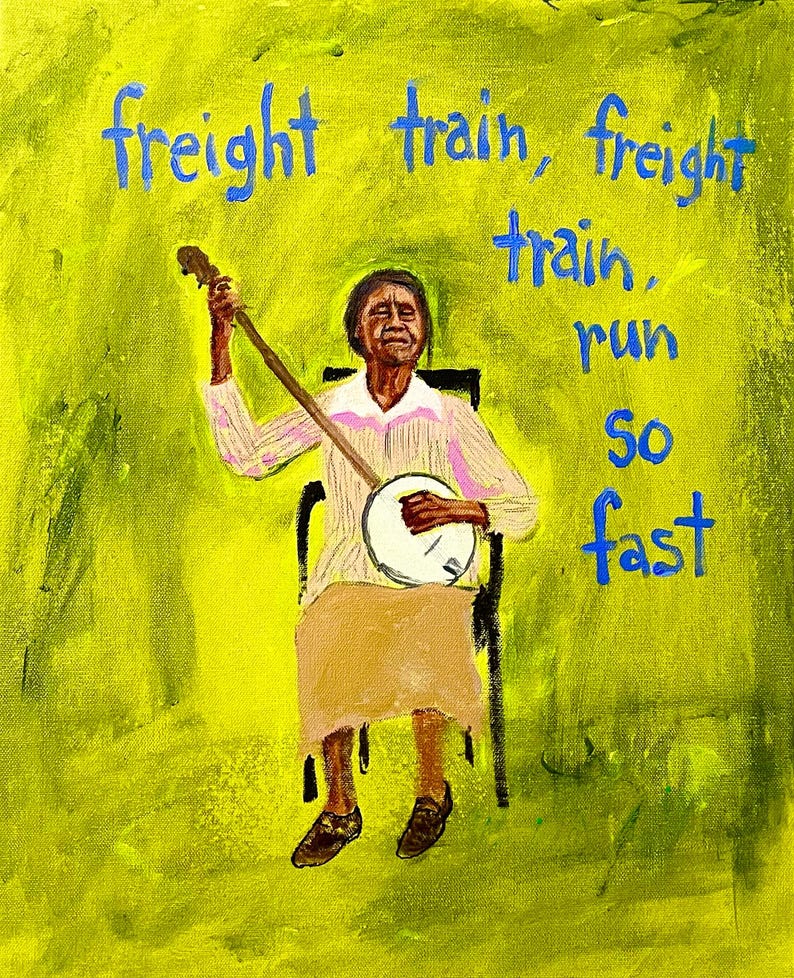 K&ouml;nnte beinhalten: Ein Originalgem&auml;lde auf gelb-gr&uuml;nem Hintergrund zeigt eine Person, die Banjo spielt, w&auml;hrend sie sitzt. Der Text "freight train, freight train, run so fast" ist in Blau geschrieben. Die Person tr&auml;gt ein rosa-wei&szlig; gestreiftes Hemd und einen beigen Rock.