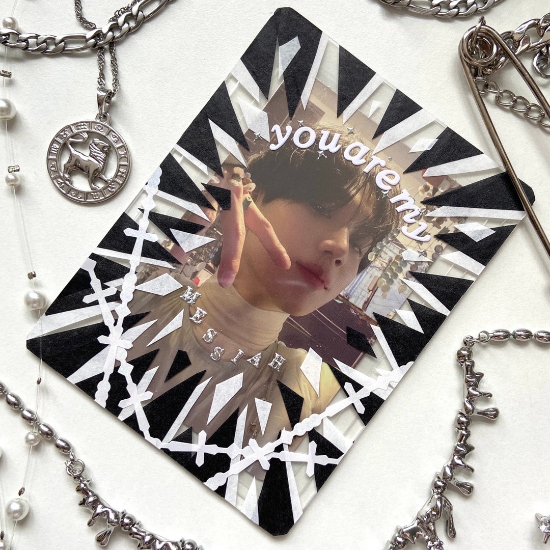 Taemin Shinee Heaven Black White Elegant Beautiful Toploader Etsy