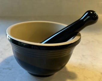 LeCreuset Black Mortar and Pestle Set 15-42 0.3 L. / 10 Oz.