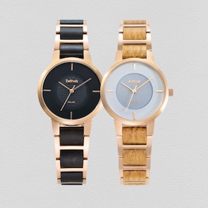 Cadeau met gravering - Dames solar houten horloge - Moederdag cadeau - Gepersonaliseerde gravering - Uniek cadeau - Modern houten horloge - Houten doos