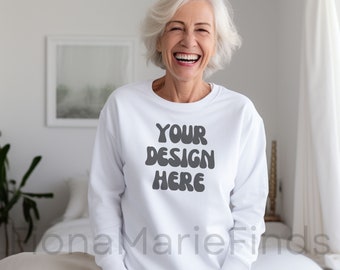 Oma Mockup Witte Trui Mockup Gildan 18000 Bundel, Senior Sweatshirt Mockup Oudere Dames Trui Senior Dames Oversized JPG Download