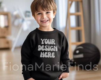 18000B Gildan Creweneck Sweater Mockup, Maquetas de sudadera negra para niños, Maqueta Boho de paquete para niños pequeños, Maqueta de invierno G18000B JPG Digital